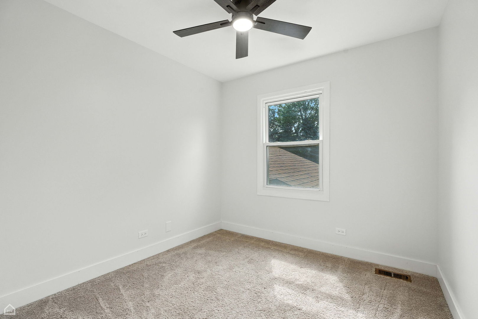 Buffalo Grove, Illinois, 60089, United States, 4 Bedrooms Bedrooms, ,3 BathroomsBathrooms,Residential,For Sale,1911732
