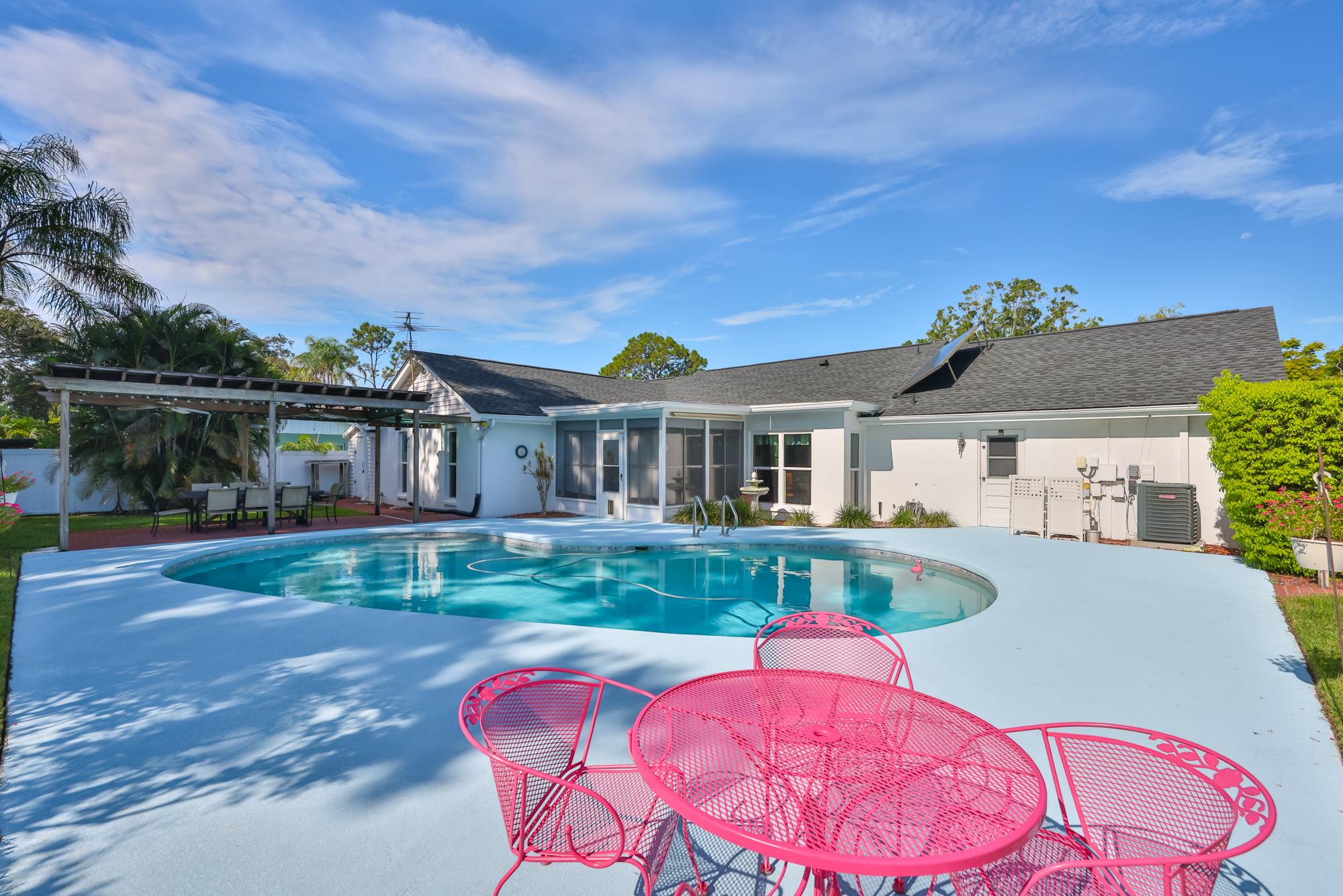 Tampa, Florida, 33613, United States, 3 Bedrooms Bedrooms, ,2 BathroomsBathrooms,Residential,For Sale,1981036