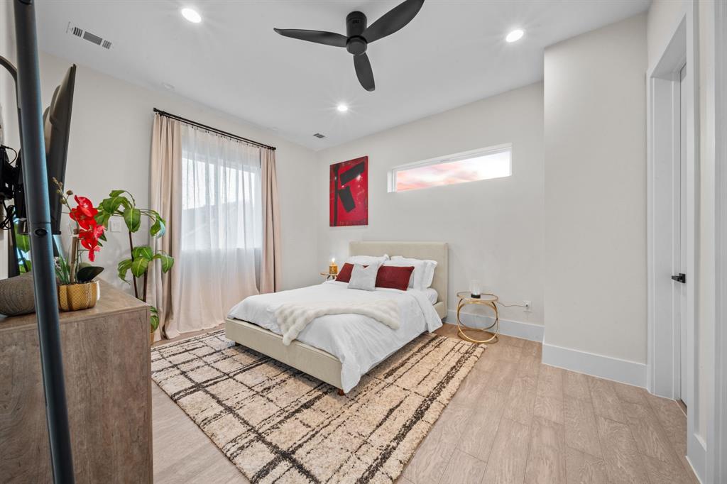 Houston, Texas, 77007, United States, 3 Bedrooms Bedrooms, ,4 BathroomsBathrooms,Residential,For Sale,1723589