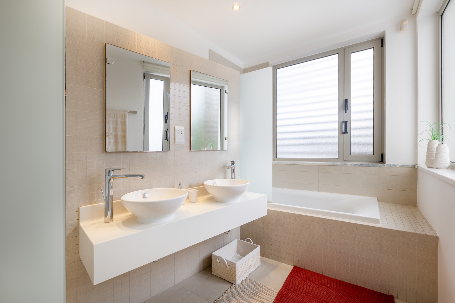  Four-Bedroom Detached Villa with Lift and Roof Garden Steps from the Beach - 物件實景