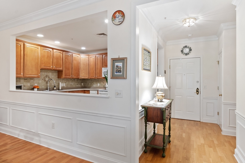 Andover, Massachusetts, 01810, United States, 2 Bedrooms Bedrooms, ,1 BathroomBathrooms,Residential,For Sale,1950822