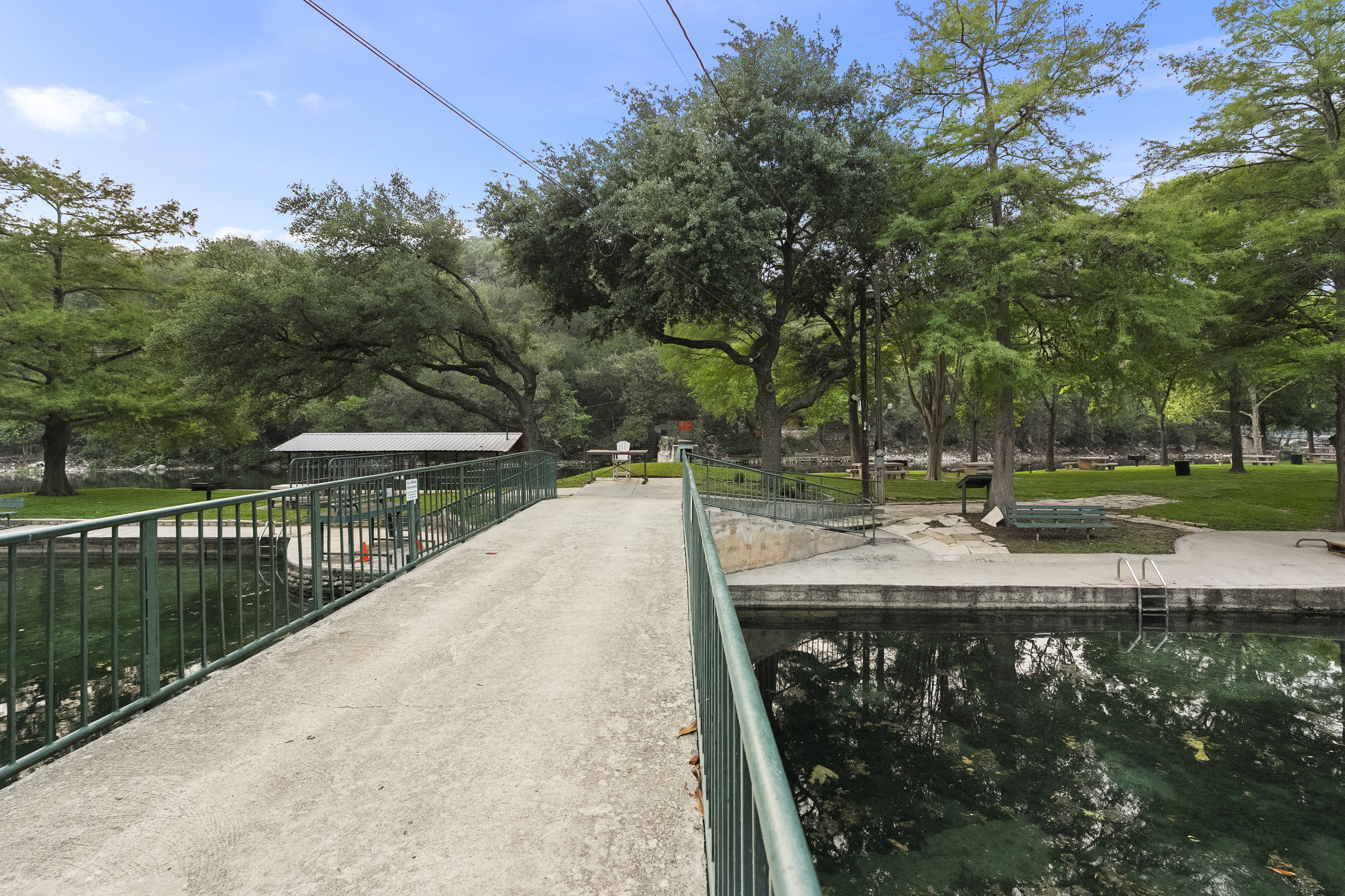  Timeless design. Rare river access. - 物件實景