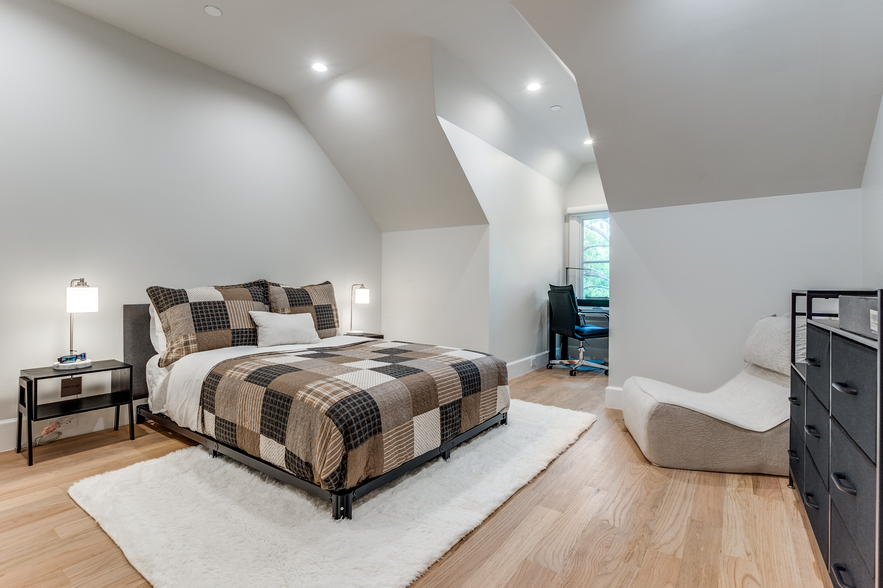  Stylish Single-Family Attached Home in Highland Park’s French Streets - 物件實景