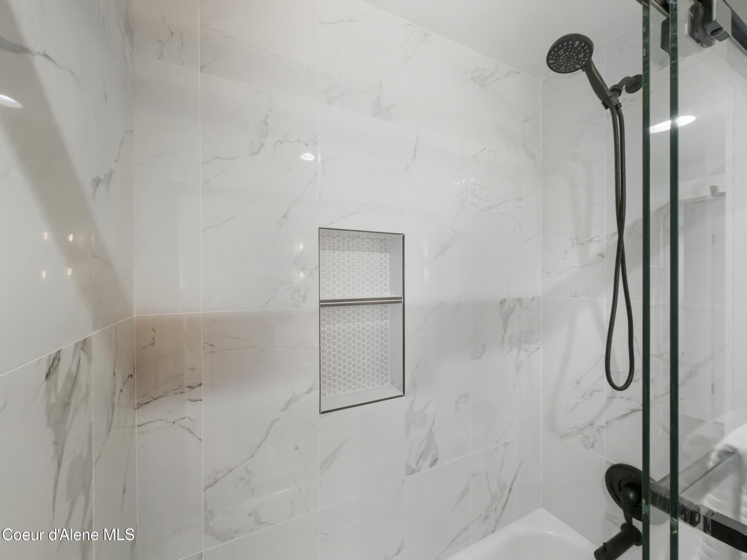 Coeur d'Alene, Idaho, 83814, United States, 2 Bedrooms Bedrooms, ,1 BathroomBathrooms,Residential,For Sale,2010997