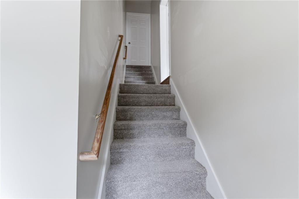 Warwick, Rhode Island, 02889, United States, 5 Bedrooms Bedrooms, ,3 BathroomsBathrooms,Residential,For Sale,2048258