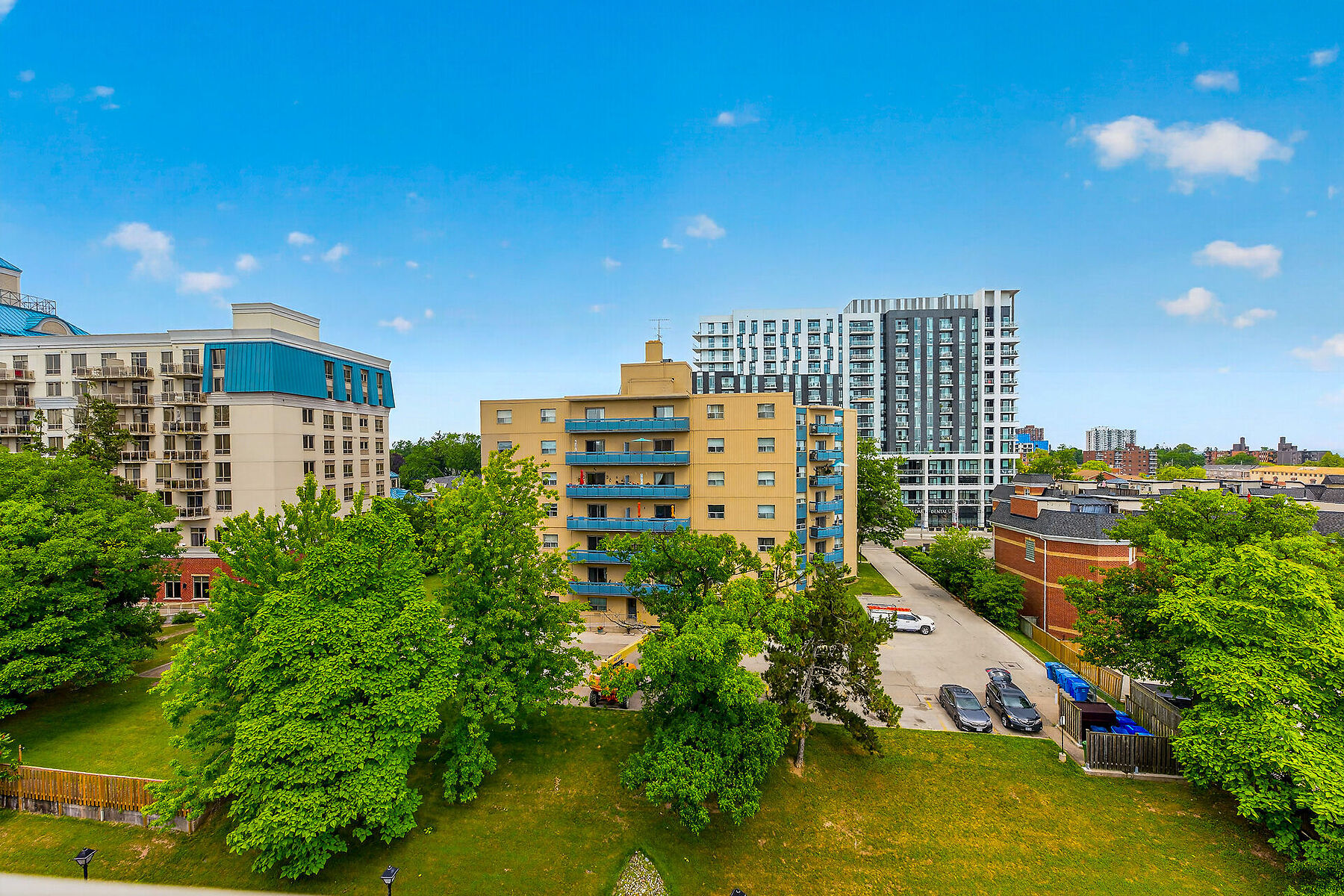  Desirable Waterfront Condo - 物件實景