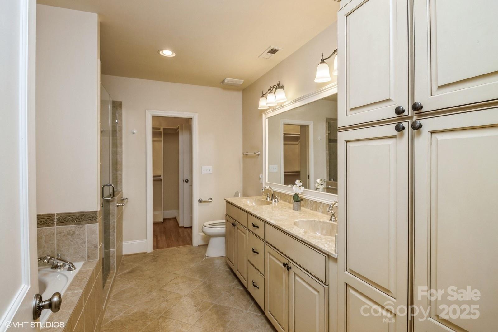 Charlotte, North Carolina, 28205, United States, 3 Bedrooms Bedrooms, ,2 BathroomsBathrooms,Residential,For Sale,1707843