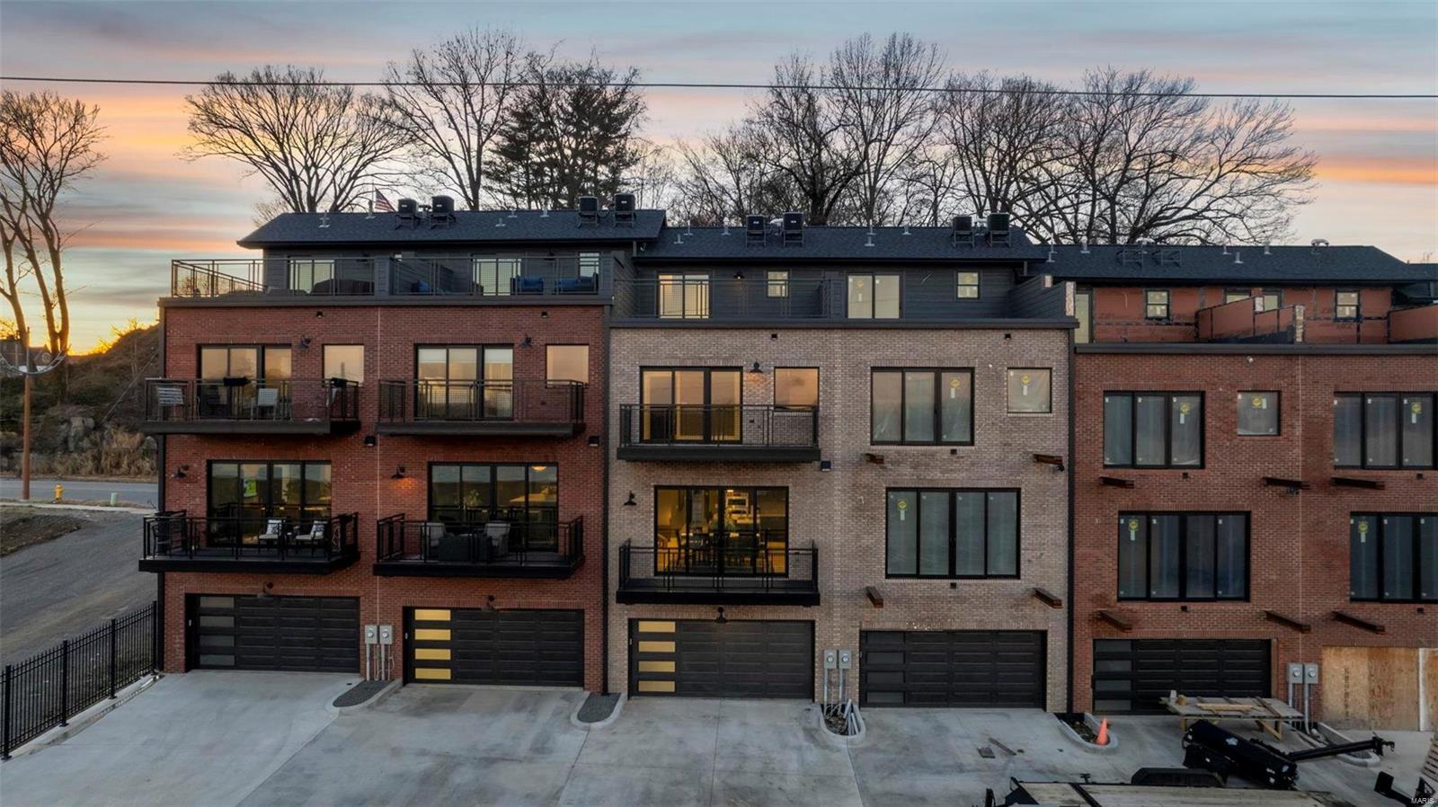 Cape Girardeau, Missouri, 63701, United States, 2 Bedrooms Bedrooms, ,4 BathroomsBathrooms,Residential,For Sale,1982868