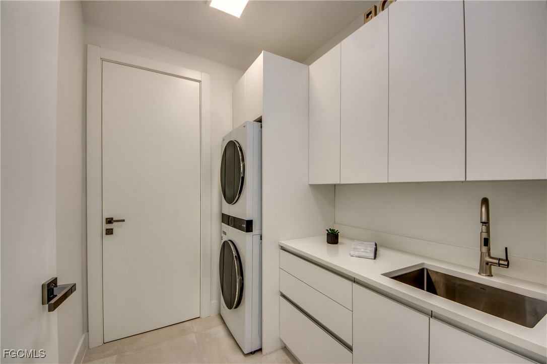 Cape Coral, Florida, 33914, United States, 4 Bedrooms Bedrooms, ,5 BathroomsBathrooms,Residential,For Sale,1980538