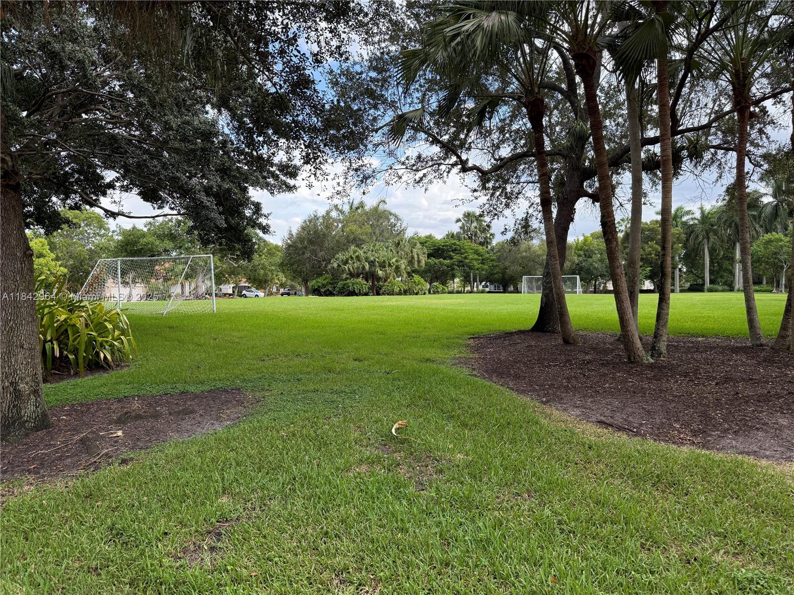 Weston, Florida, 33326, United States, 5 Bedrooms Bedrooms, ,4 BathroomsBathrooms,Residential,For Sale,1987523