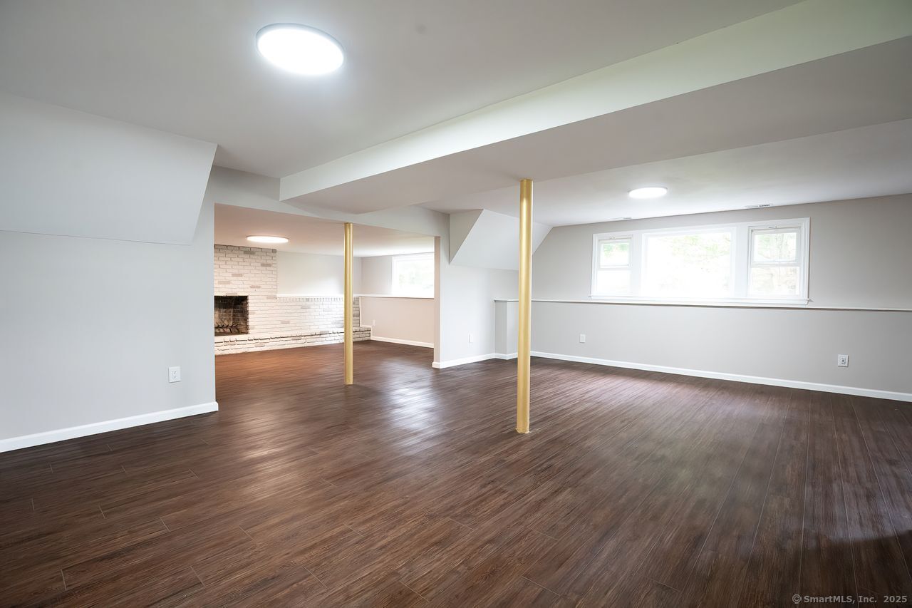 Monroe, Connecticut, 06468, United States, 5 Bedrooms Bedrooms, ,3 BathroomsBathrooms,Residential,For Sale,1907452