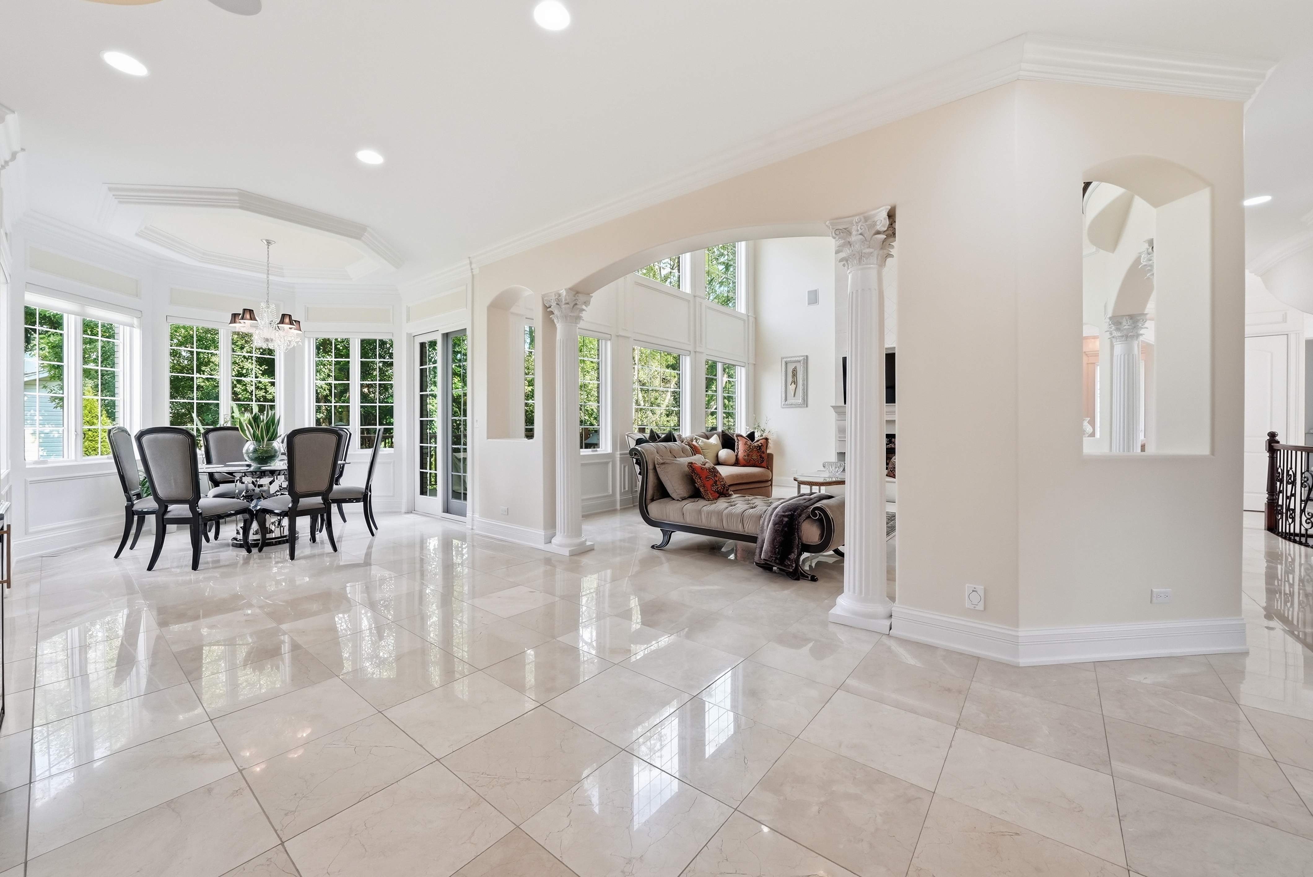  Perfectly Positioned in the Prestigious Golfview Hills Community of Hinsdale - 物件實景