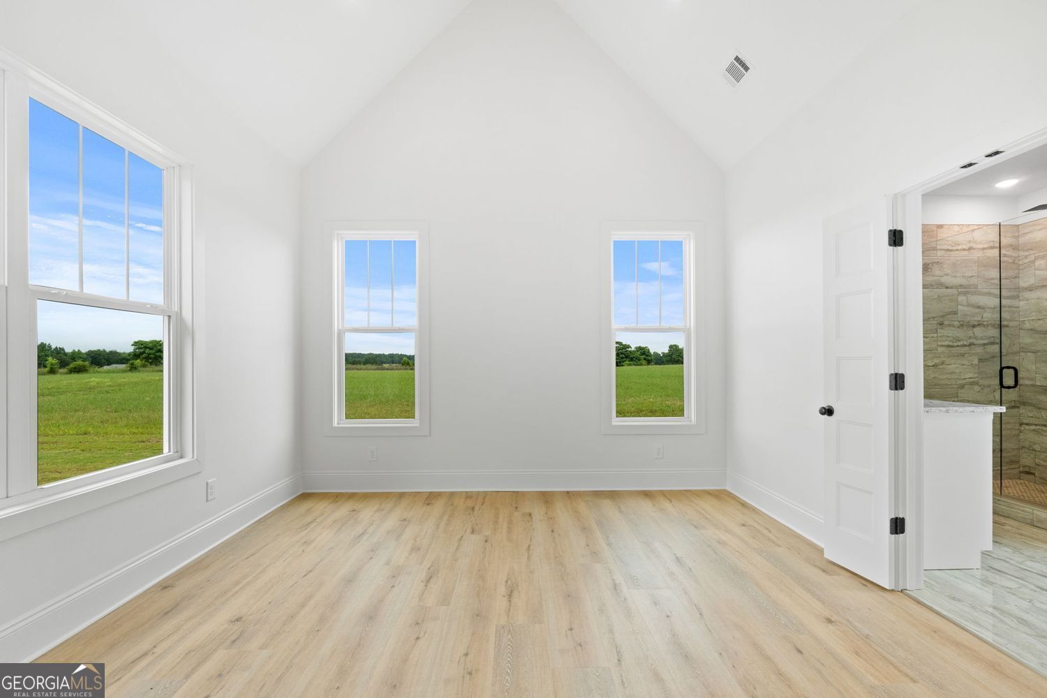 Barnesville, Georgia, 30204, United States, 4 Bedrooms Bedrooms, ,4 BathroomsBathrooms,Residential,For Sale,1859101