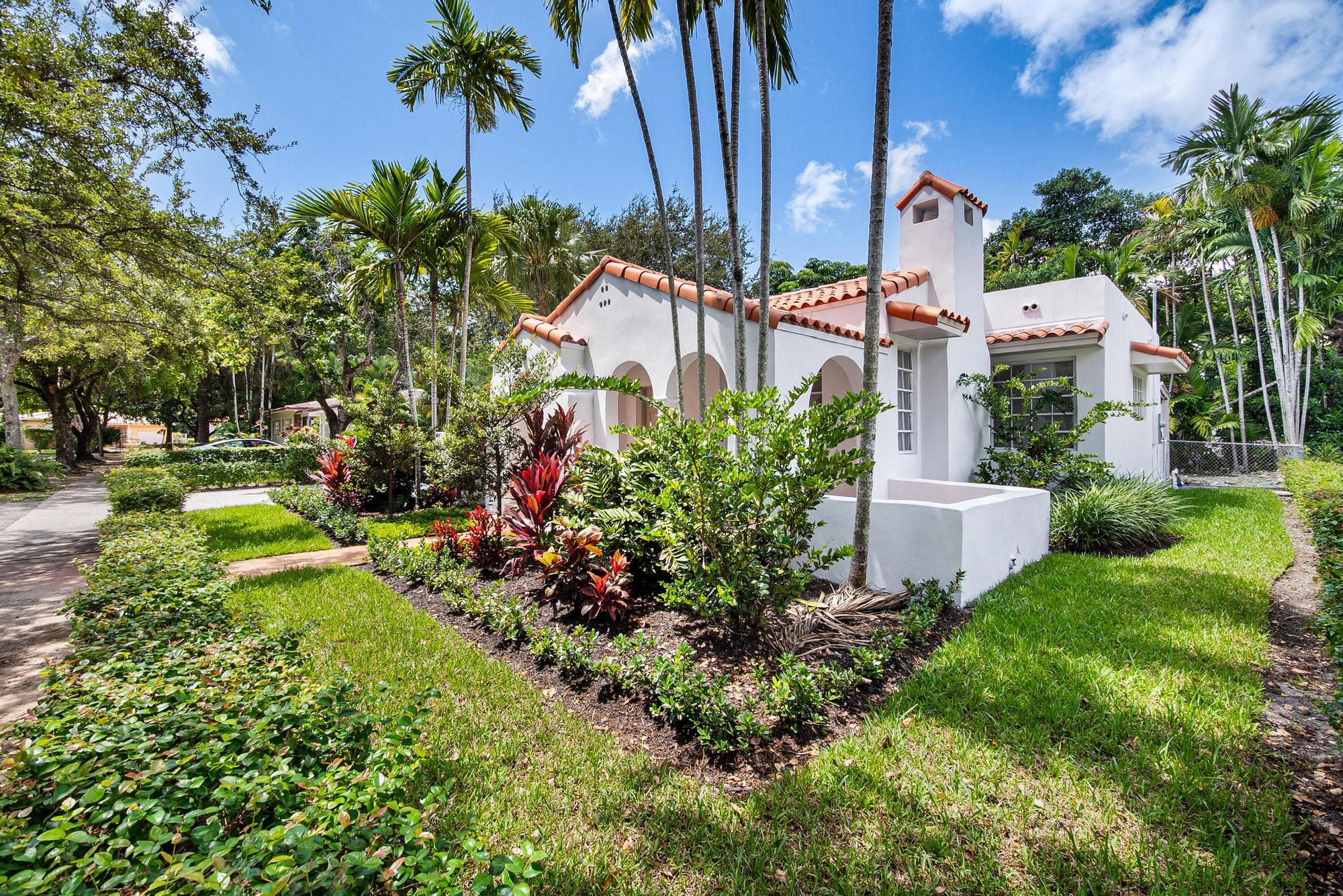 Coral Gables, Florida, 33134, United States, 3 Bedrooms Bedrooms, ,2 BathroomsBathrooms,Residential,For Sale,1975593