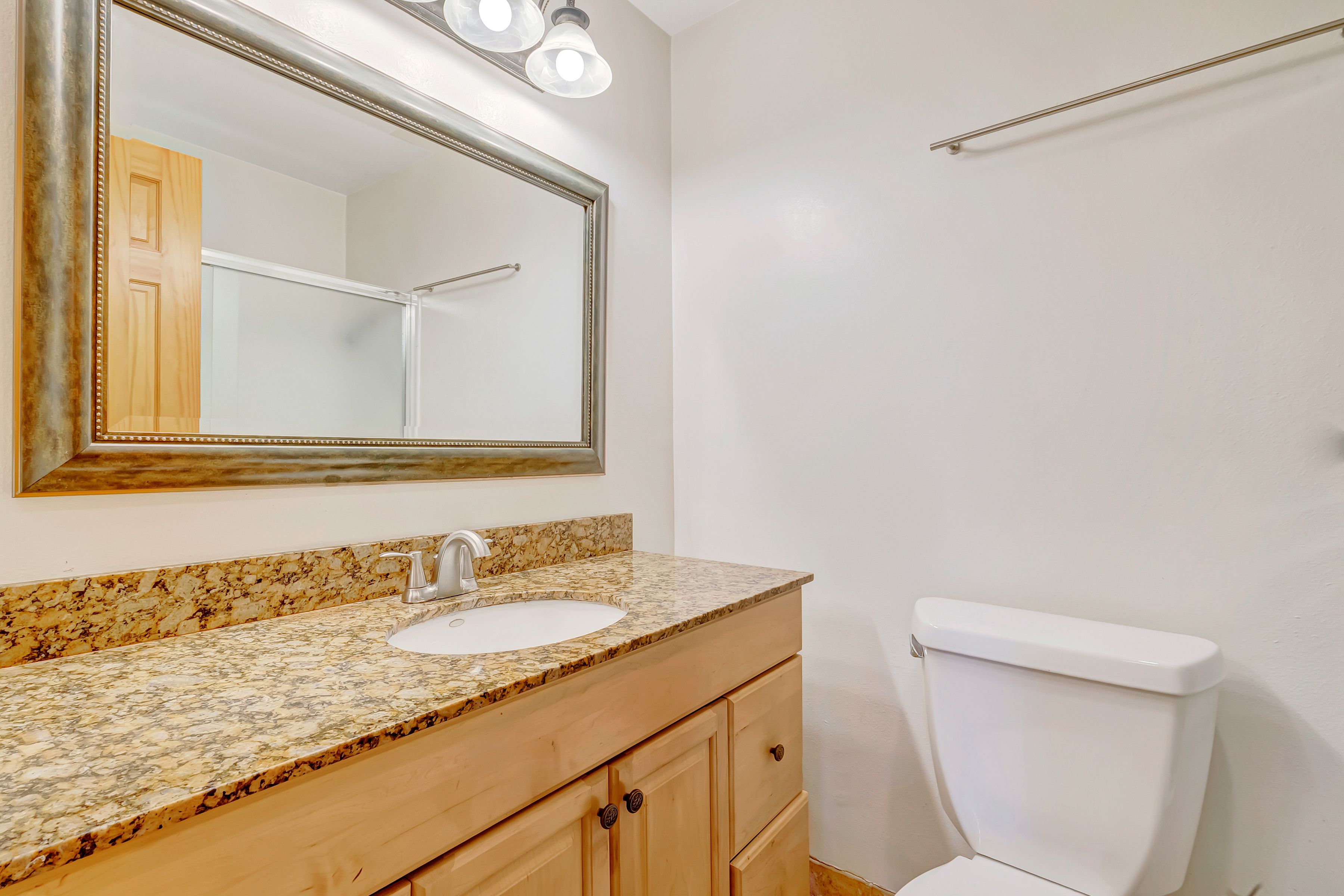  23901 Civic Center Way - 物件實景