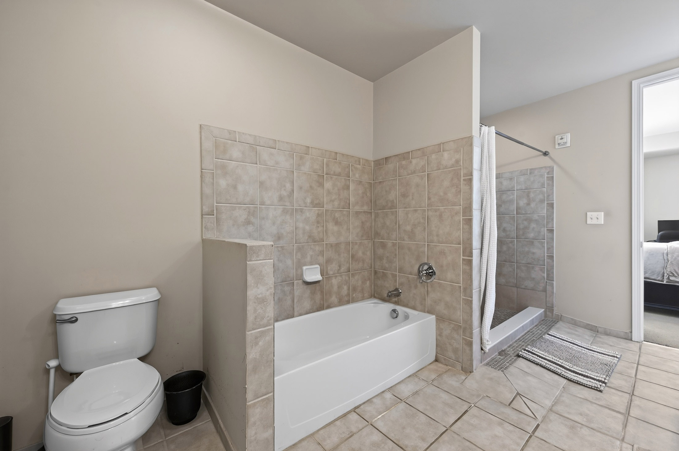 Stylish One Bedroom Condo with Great Amenities and Exceptional Buckhead Location - 物件實景