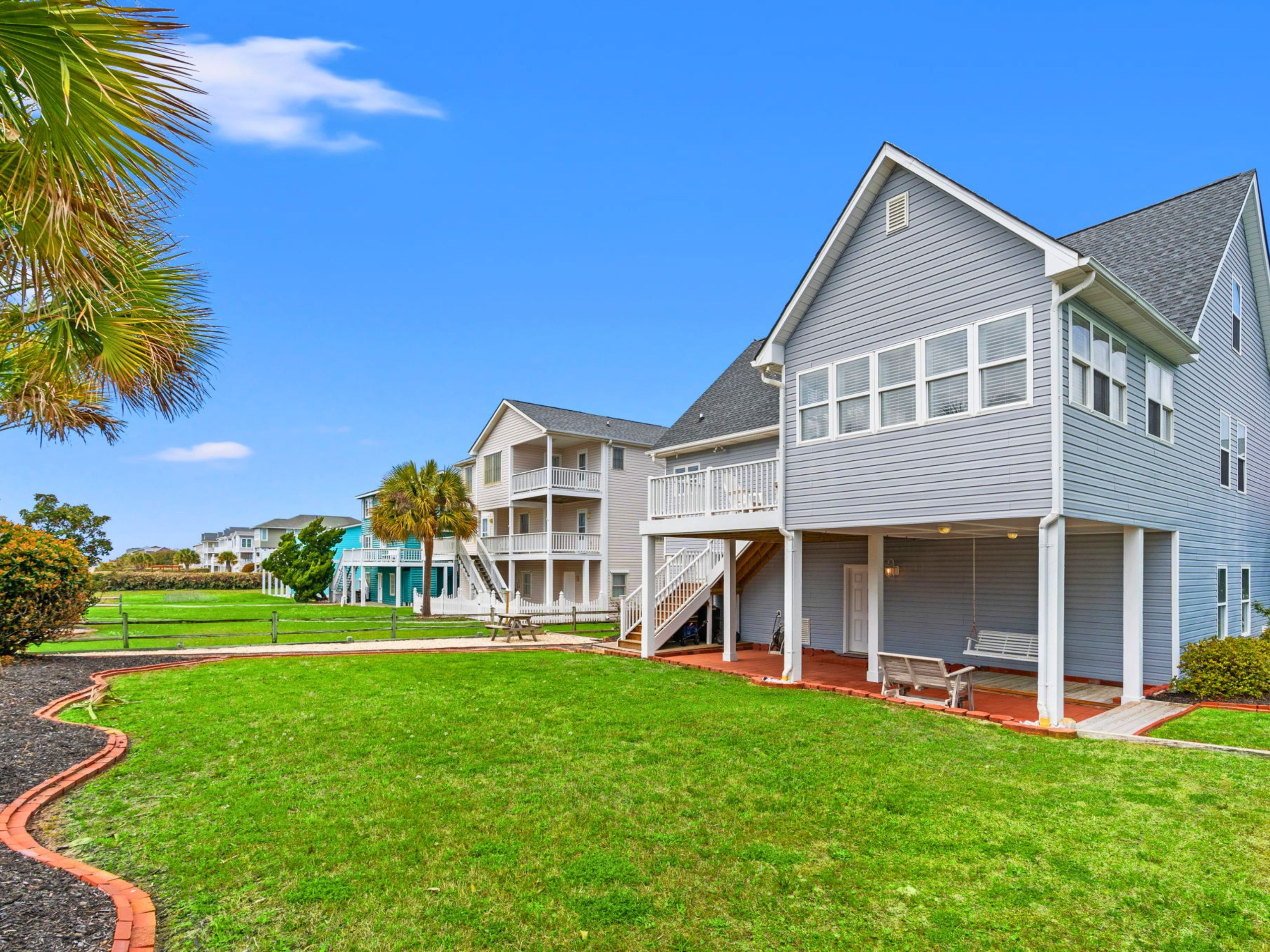  155 Yacht Watch Drive, Holden Beach, NC 28462 - 物件實景
