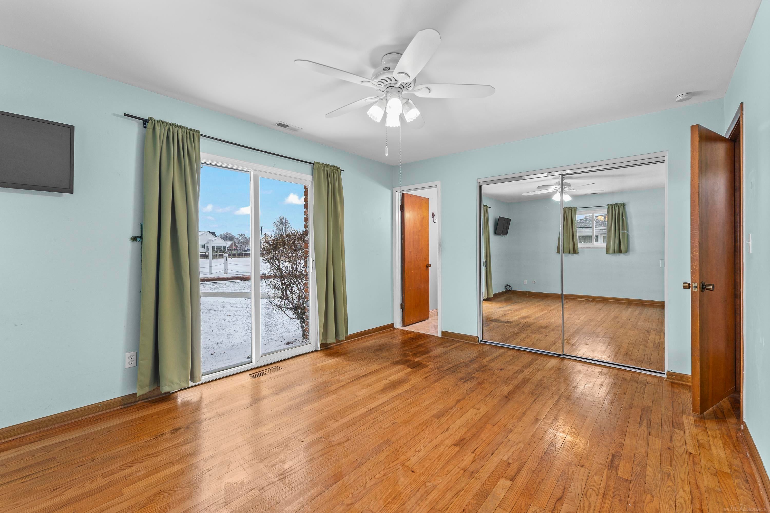 Harrison Twp, Michigan, 48045, United States, 3 Bedrooms Bedrooms, ,2 BathroomsBathrooms,Residential,For Sale,2005468