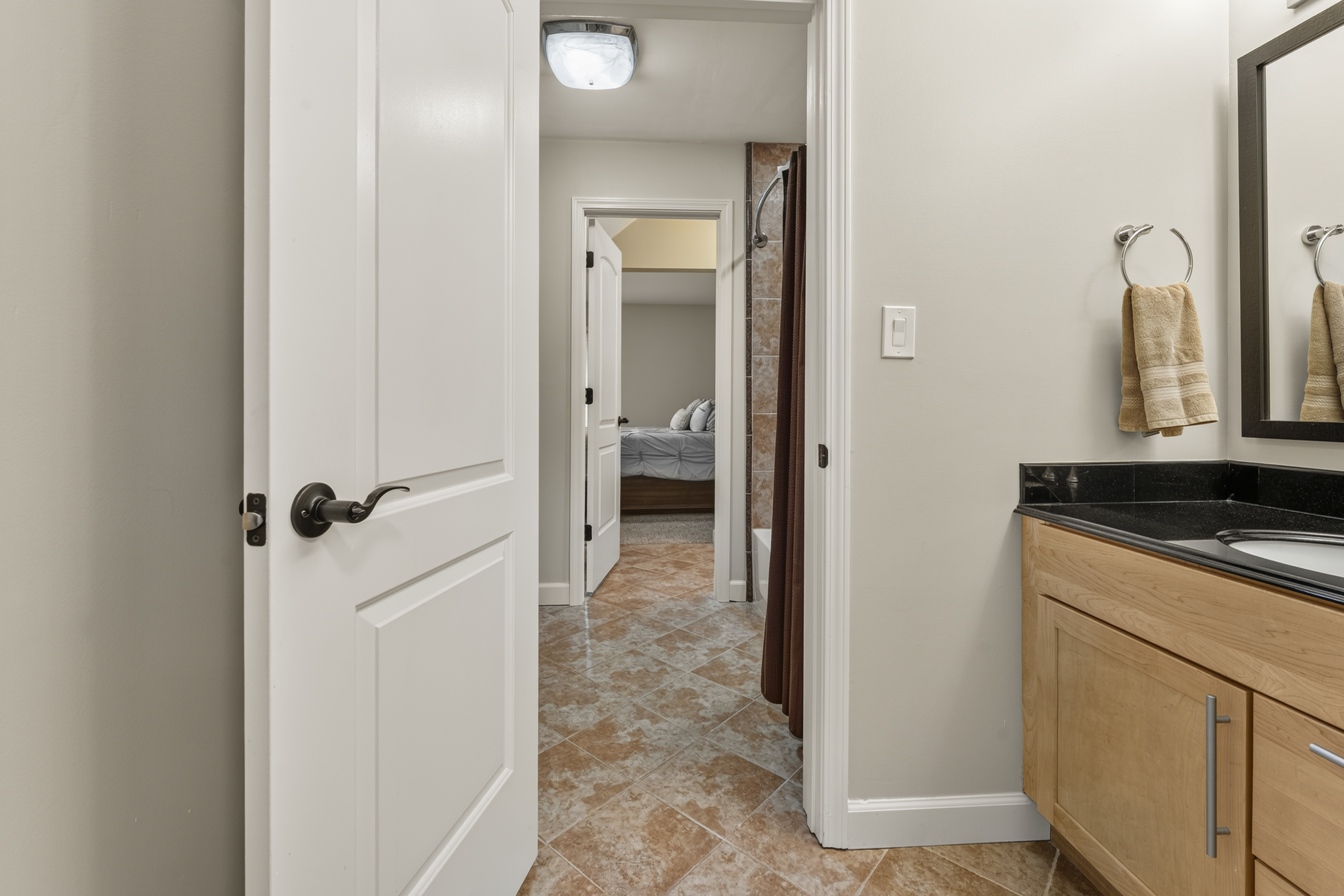  Exquisitely Renovated Home in the heart of Town & Country - 物件實景
