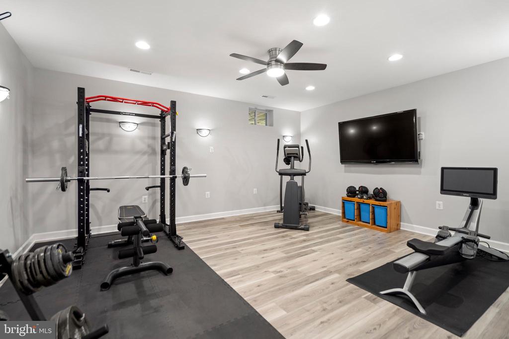 Broadlands, Virginia, 20148, United States, 5 Bedrooms Bedrooms, ,5 BathroomsBathrooms,Residential,For Sale,1977540