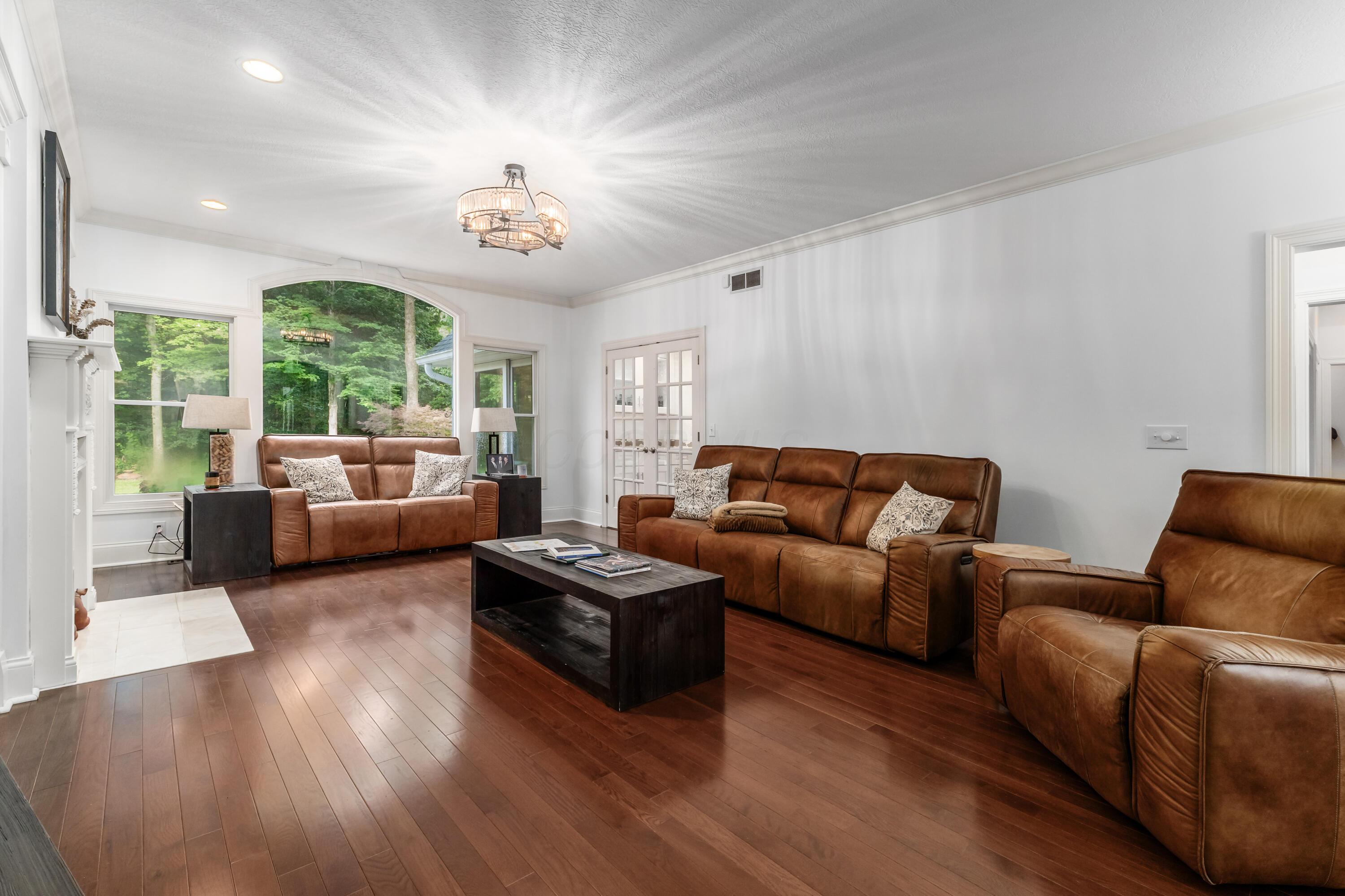 Blacklick, Ohio, 43004, United States, 5 Bedrooms Bedrooms, ,6 BathroomsBathrooms,Residential,For Sale,1895404