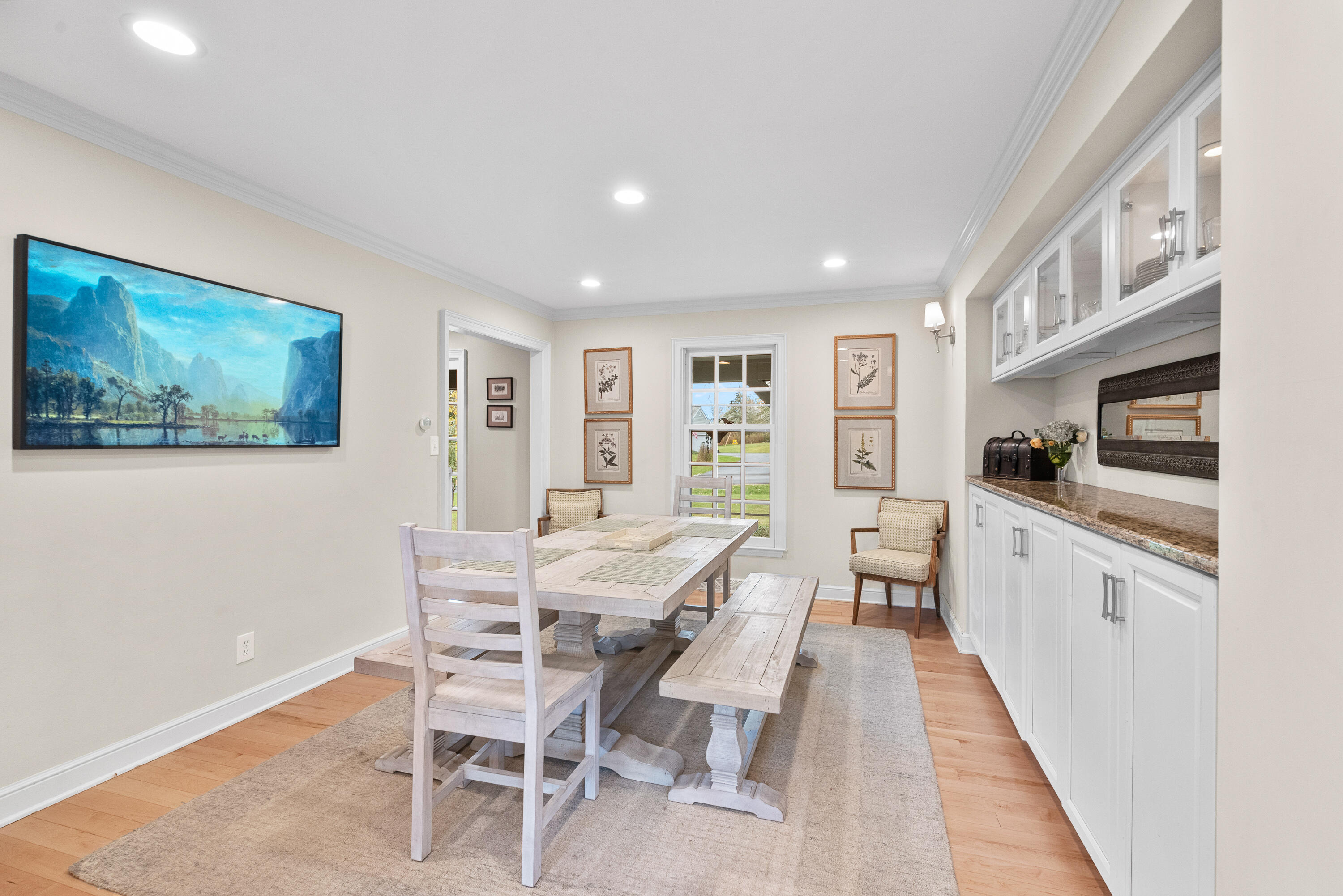 Mequon, Wisconsin, 53092, United States, 4 Bedrooms Bedrooms, ,3 BathroomsBathrooms,Residential,For Sale,1989588