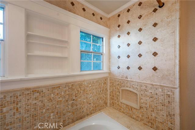 Los Angeles, California, 90016, United States, 4 Bedrooms Bedrooms, ,2 BathroomsBathrooms,Residential,For Sale,1850746