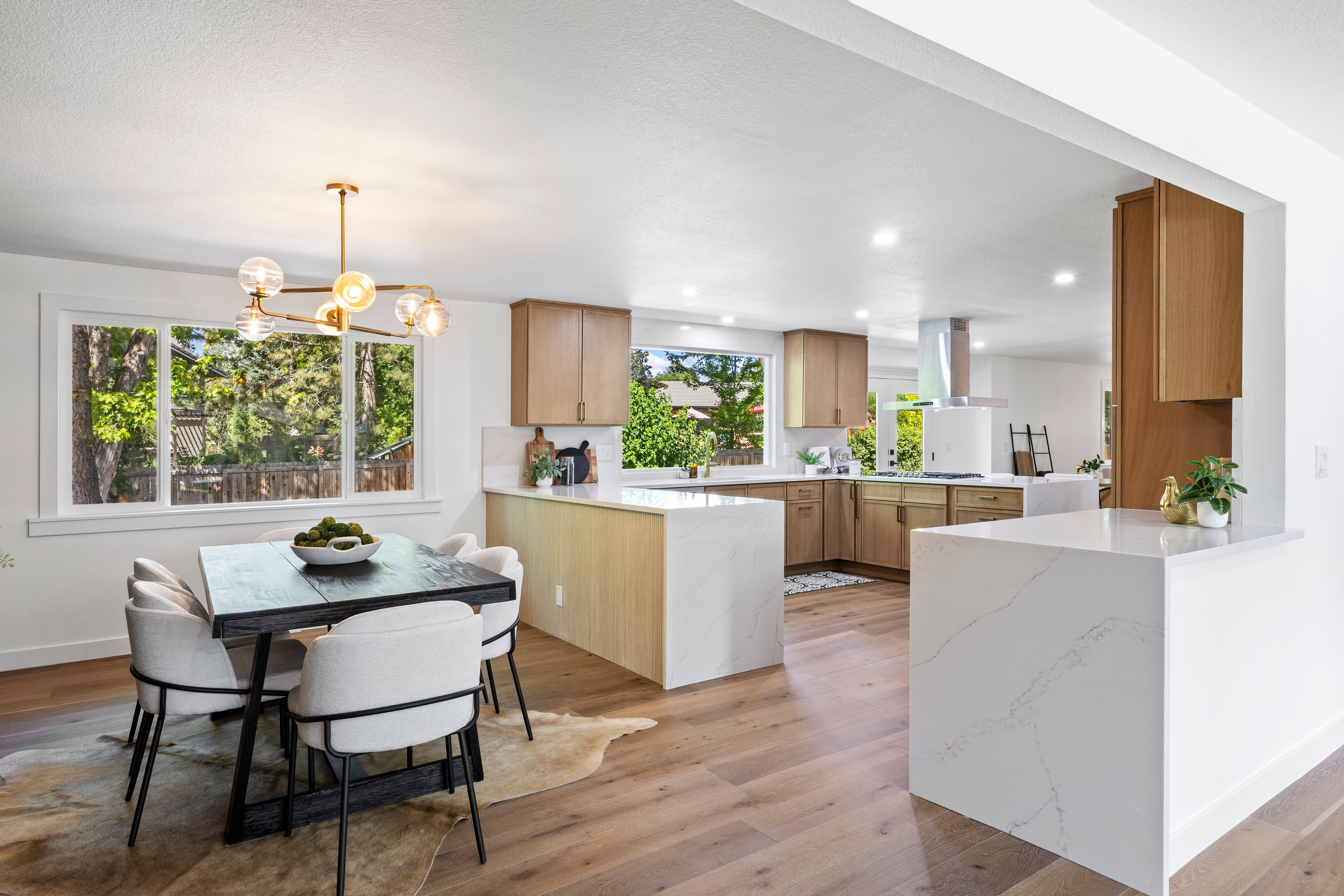 Extensively Renovated Pine Ridge Estate near Southmoor Park - 物件實景