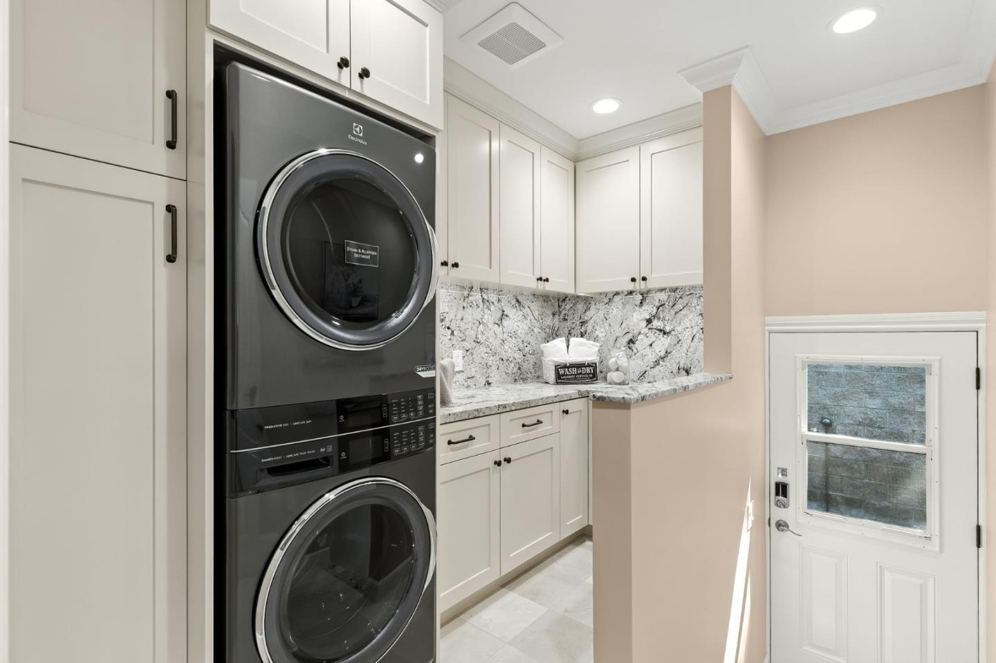 San Mateo, California, 94402, United States, 5 Bedrooms Bedrooms, ,4 BathroomsBathrooms,Residential,For Sale,1941732