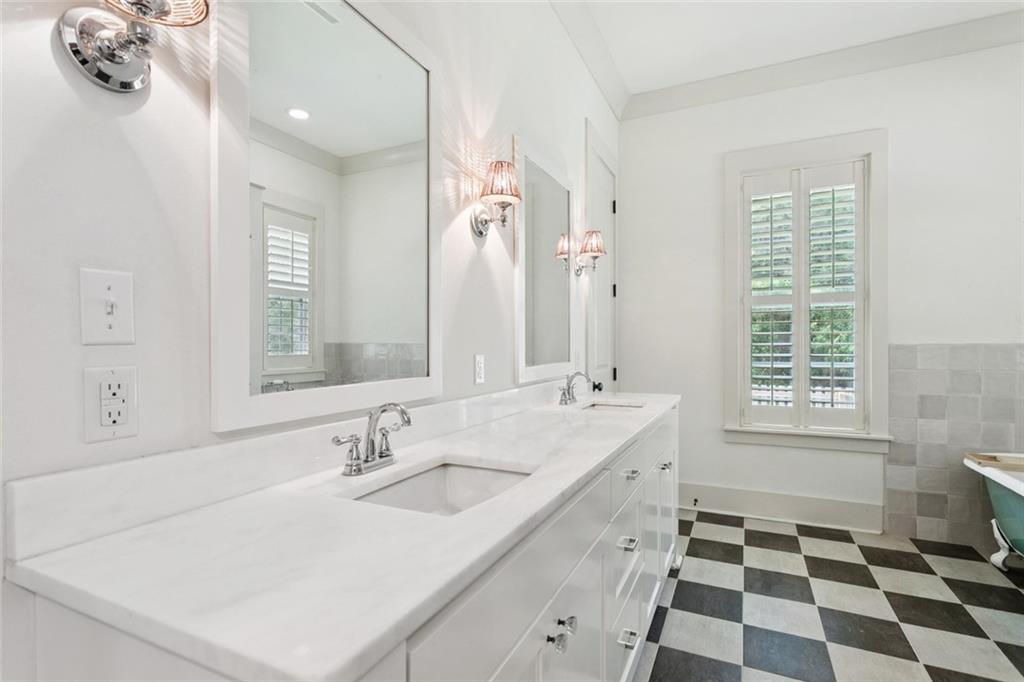 Covington, Louisiana, 70433, United States, 4 Bedrooms Bedrooms, ,3 BathroomsBathrooms,Residential,For Sale,1885201