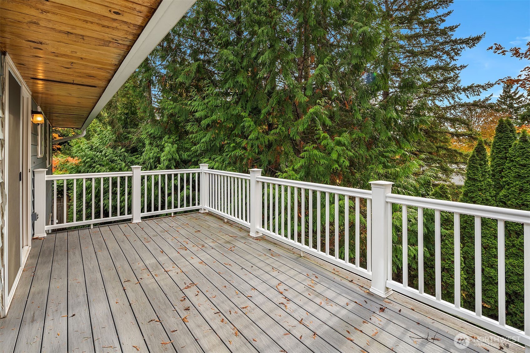 Redmond, Washington, 98052, United States, 3 Bedrooms Bedrooms, ,2 BathroomsBathrooms,Residential,For Sale,1990985