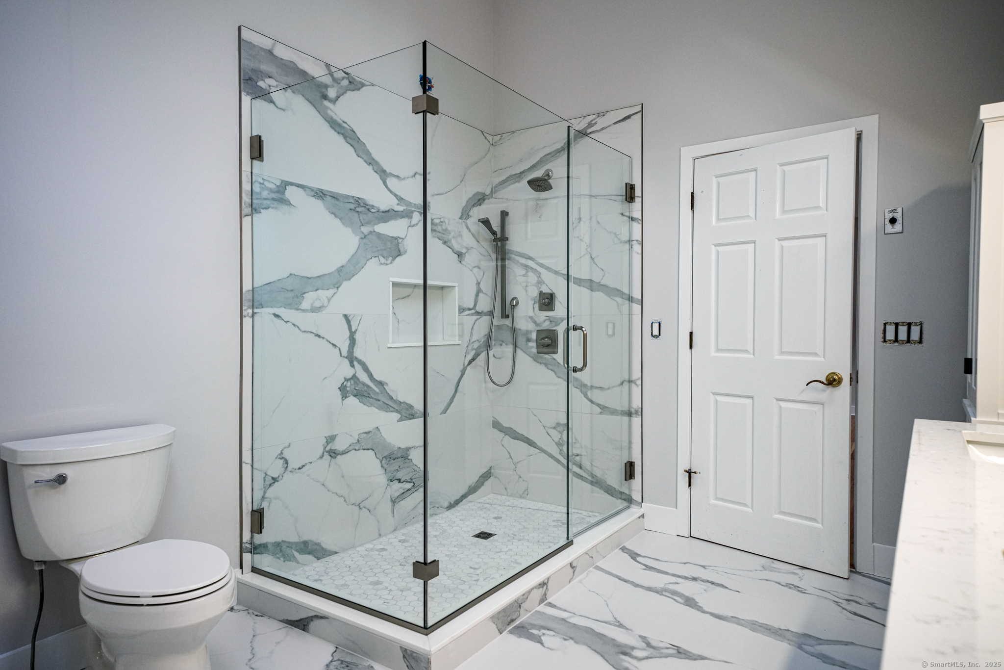 Glastonbury, Connecticut, 06033, United States, 5 Bedrooms Bedrooms, ,4 BathroomsBathrooms,Residential,For Sale,1902715