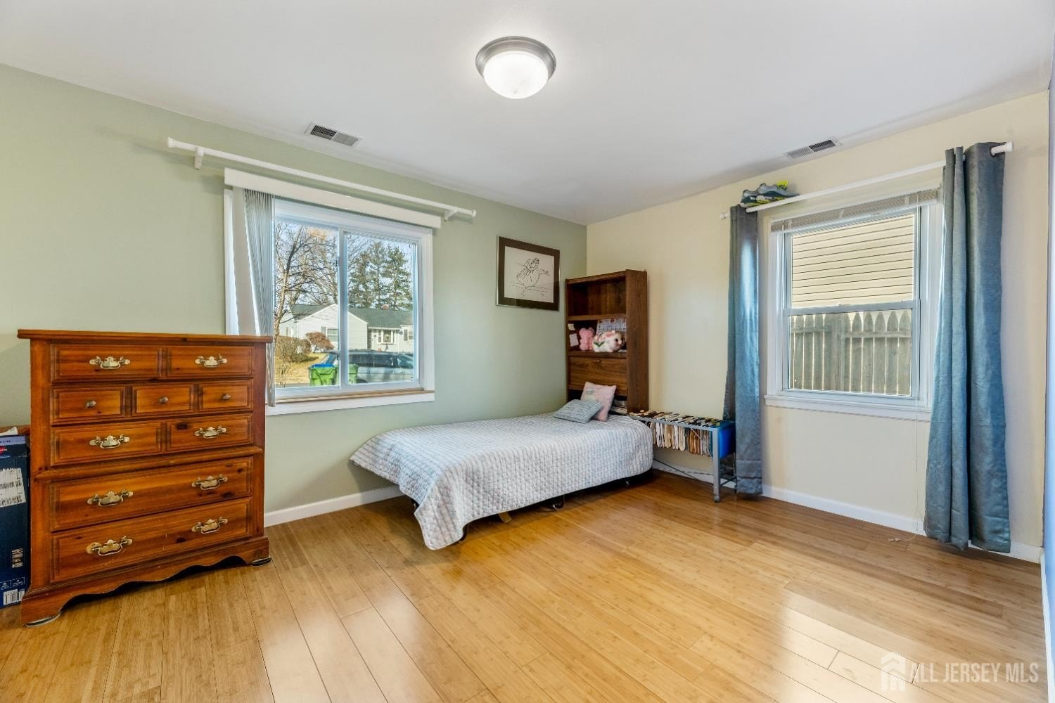 Edison, New Jersey, 08817, United States, 3 Bedrooms Bedrooms, ,2 BathroomsBathrooms,Residential,For Sale,2010060