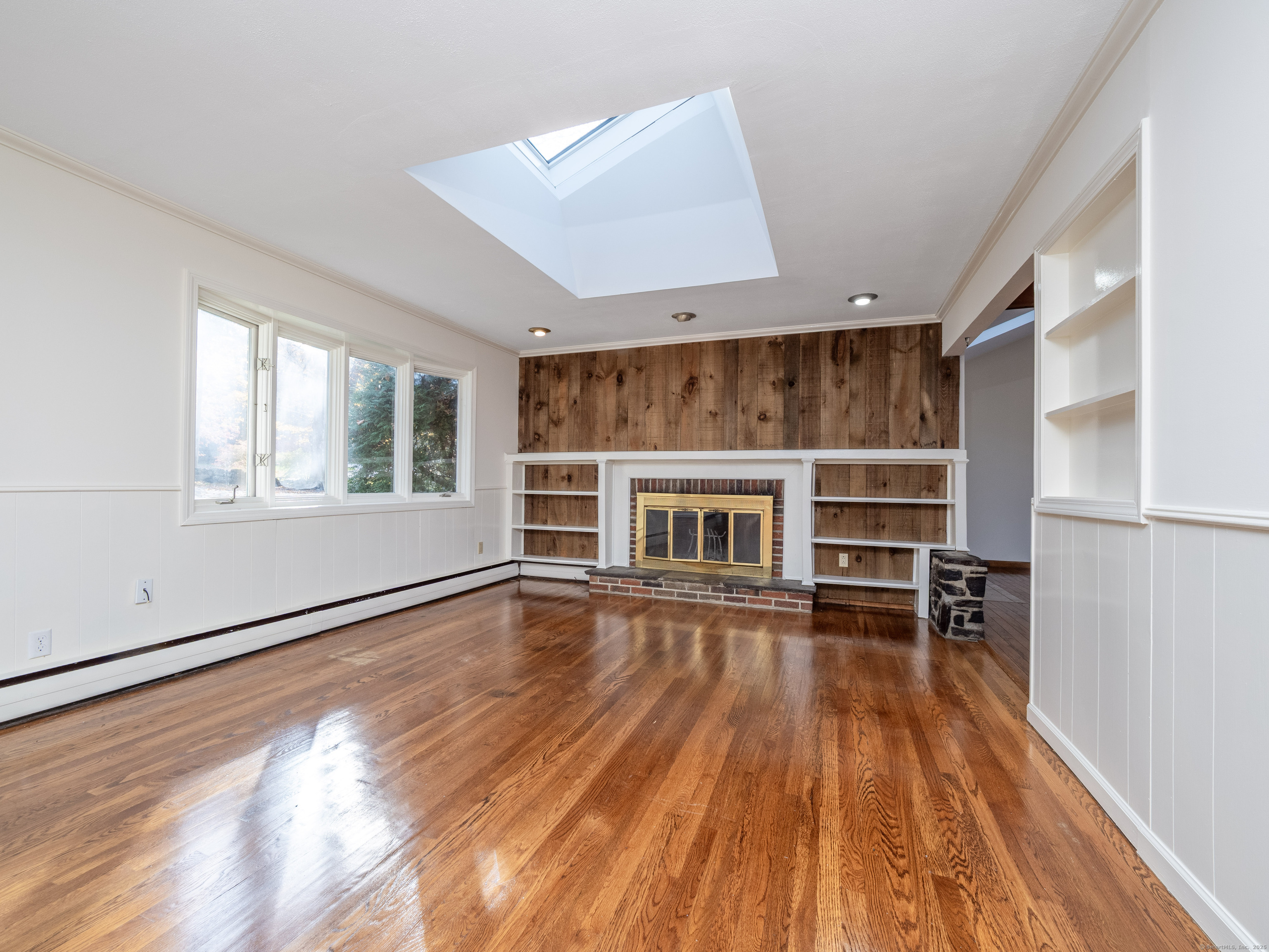 Ridgefield, Connecticut, 06877, United States, 4 Bedrooms Bedrooms, ,2 BathroomsBathrooms,Residential,For Sale,1989394