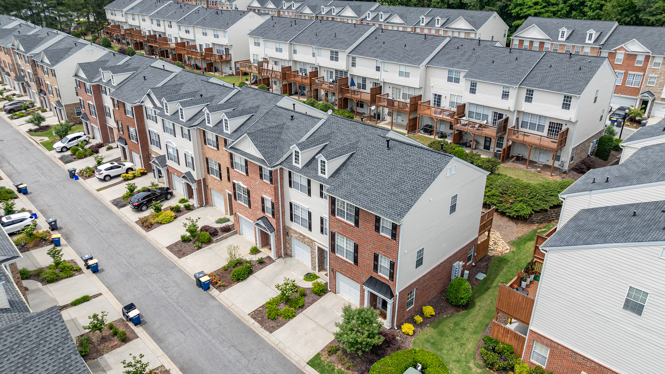  Beautiful Townhome Designed with Style and Functionality - 物件實景