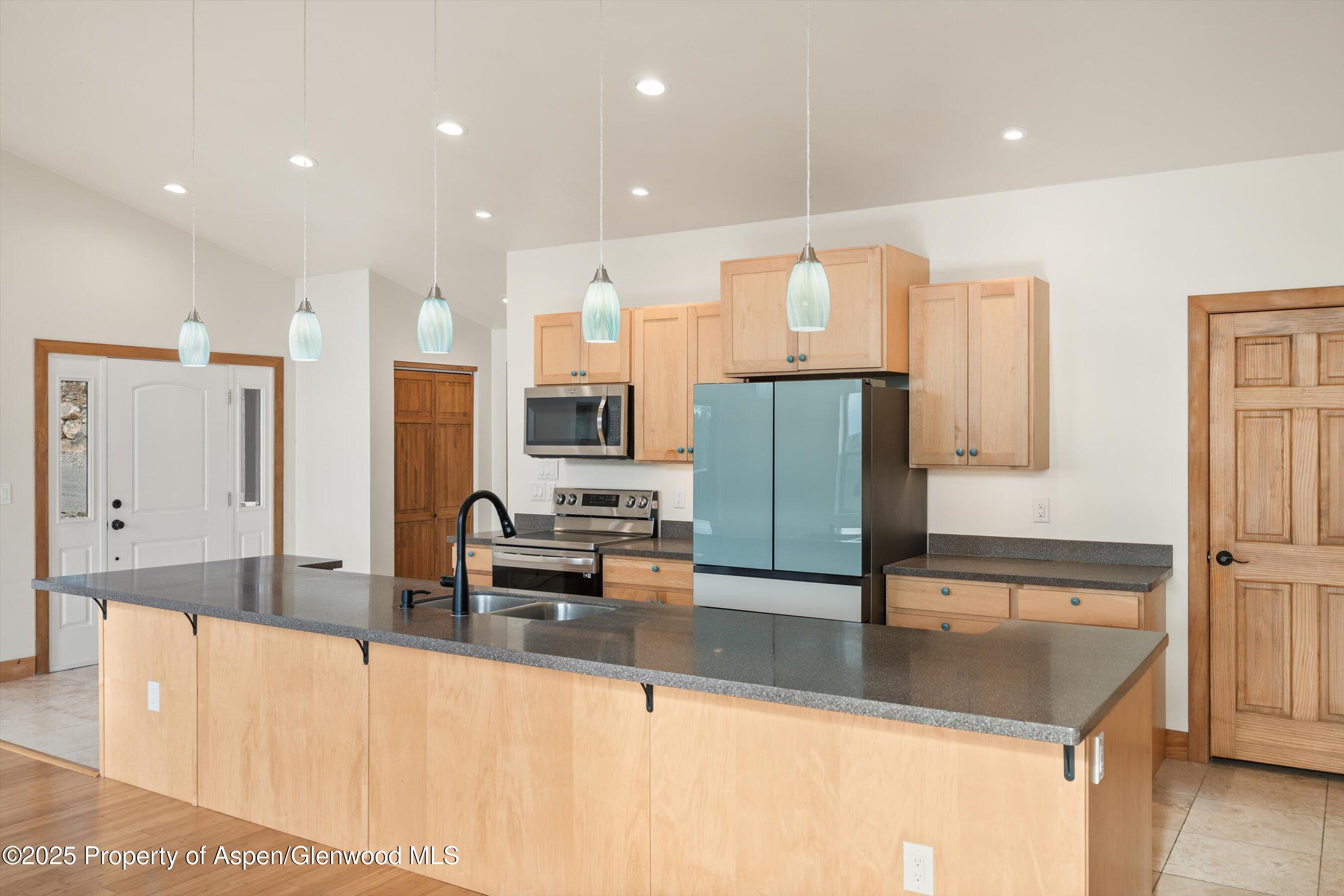 Glenwood Springs, Colorado, 81601, United States, 4 Bedrooms Bedrooms, ,3 BathroomsBathrooms,Residential,For Sale,2000714