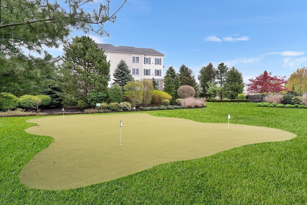 Braintree, Massachusetts, 02184, United States, 2 Bedrooms Bedrooms, ,2 BathroomsBathrooms,Residential,For Sale,1981592