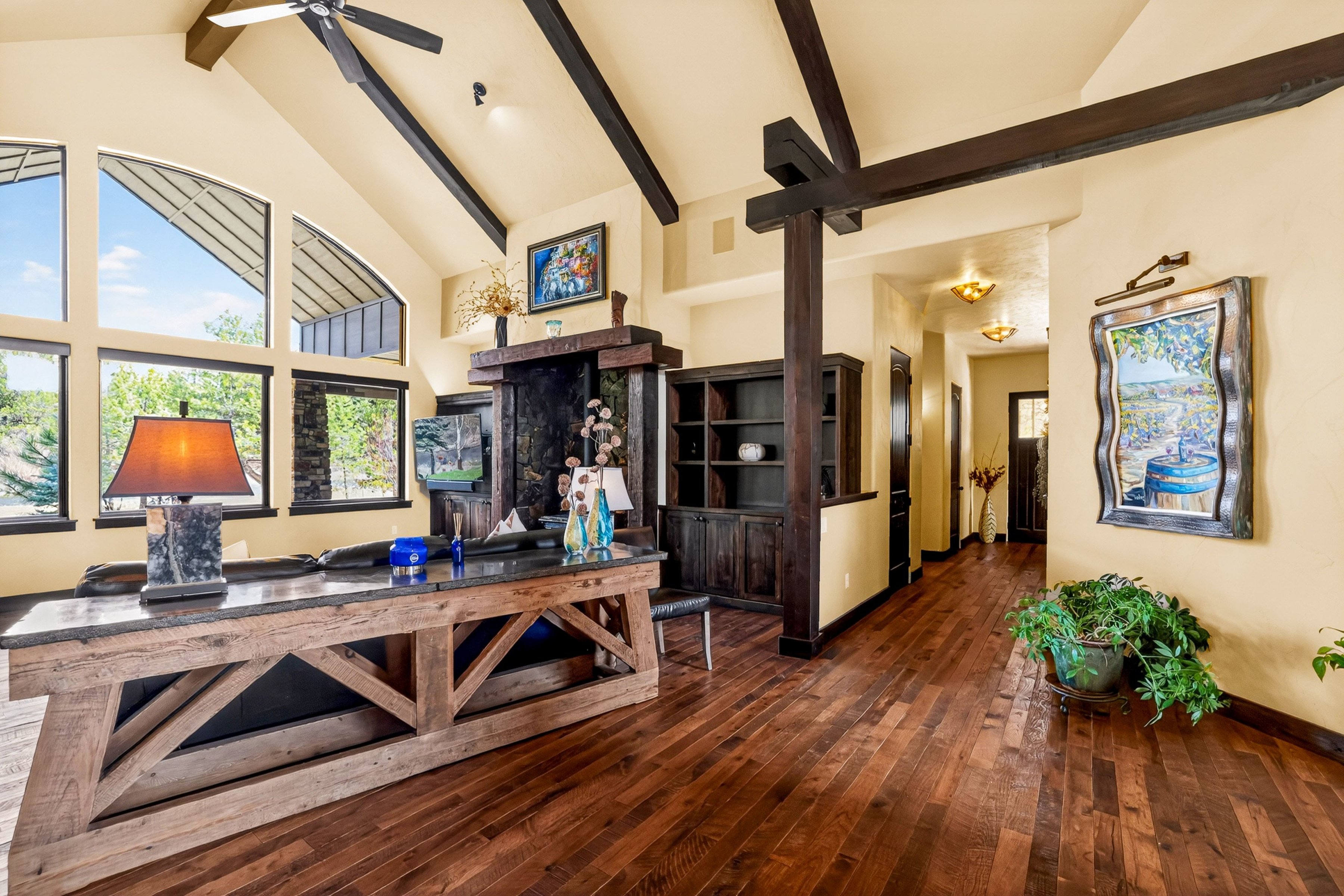  Stunning Home with Payette River Frontage on 2.66 Acres in McCall, Idaho - 物件實景