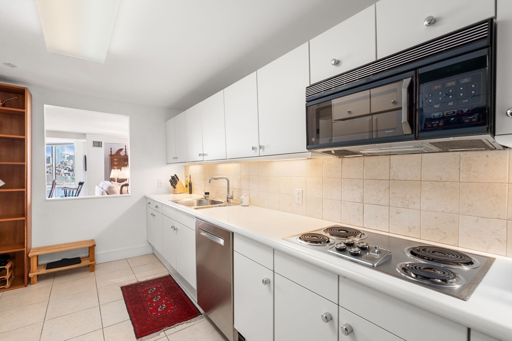 Cambridge, Massachusetts, 02142, United States, 2 Bedrooms Bedrooms, ,3 BathroomsBathrooms,Residential,For Sale,1784887