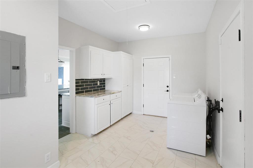 Lake Charles, Louisiana, 70605, United States, 4 Bedrooms Bedrooms, ,4 BathroomsBathrooms,Residential,For Sale,1979416