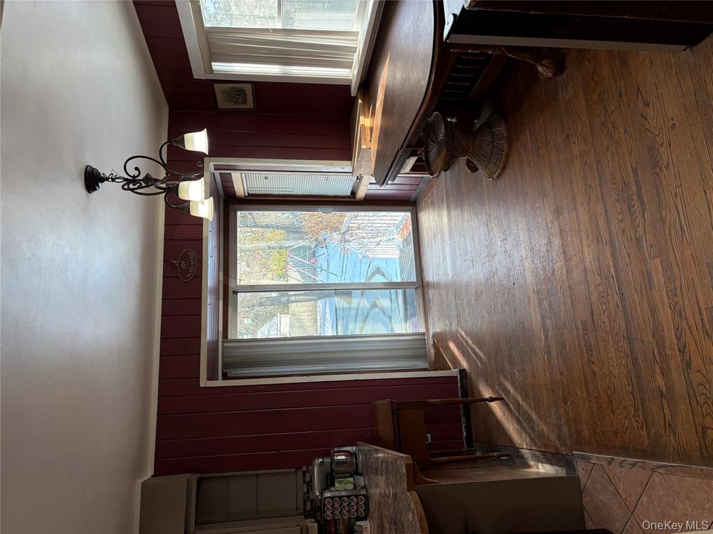 Riverhead, New York, 11901, United States, 3 Bedrooms Bedrooms, ,2 BathroomsBathrooms,Residential,For Sale,2005569