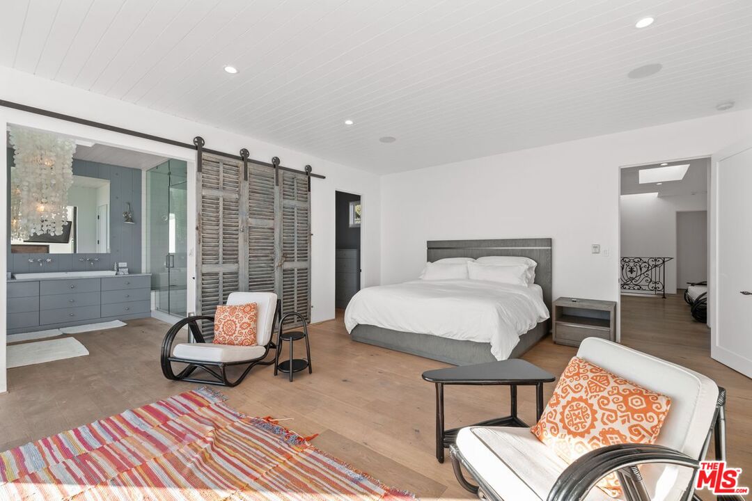 Malibu, California, 90265, United States, 3 Bedrooms Bedrooms, ,3 BathroomsBathrooms,Residential,For Sale,1918714