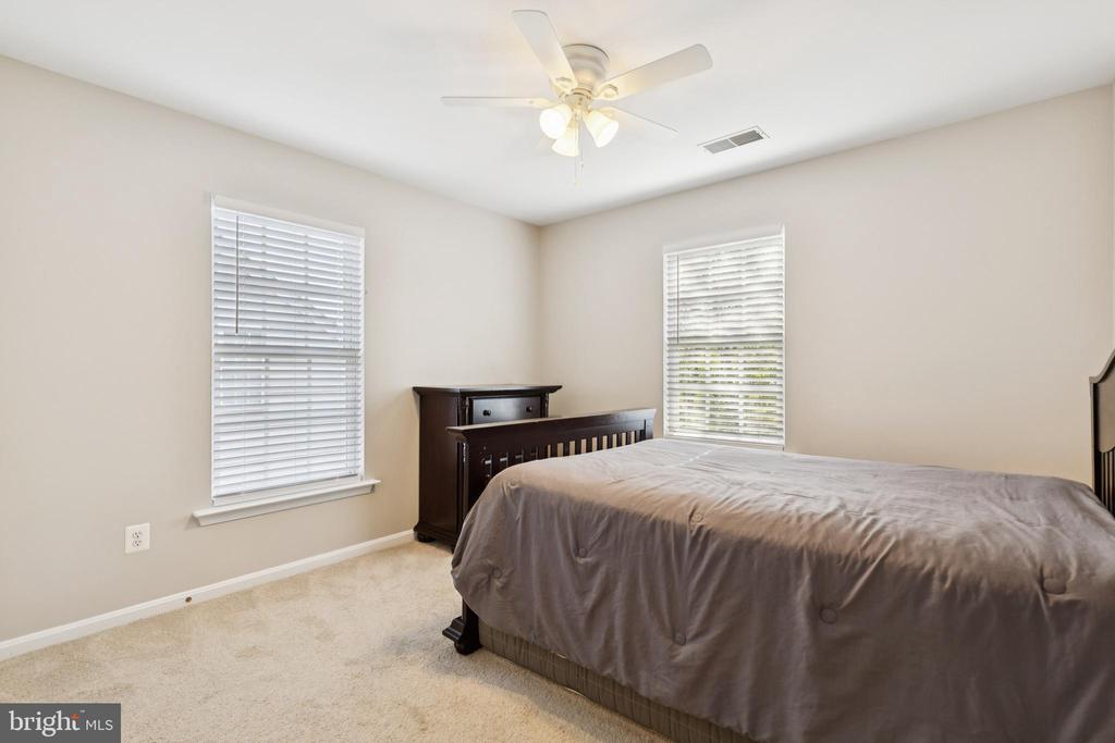 Aldie, Virginia, 20105, United States, 4 Bedrooms Bedrooms, ,4 BathroomsBathrooms,Residential,For Sale,1904270