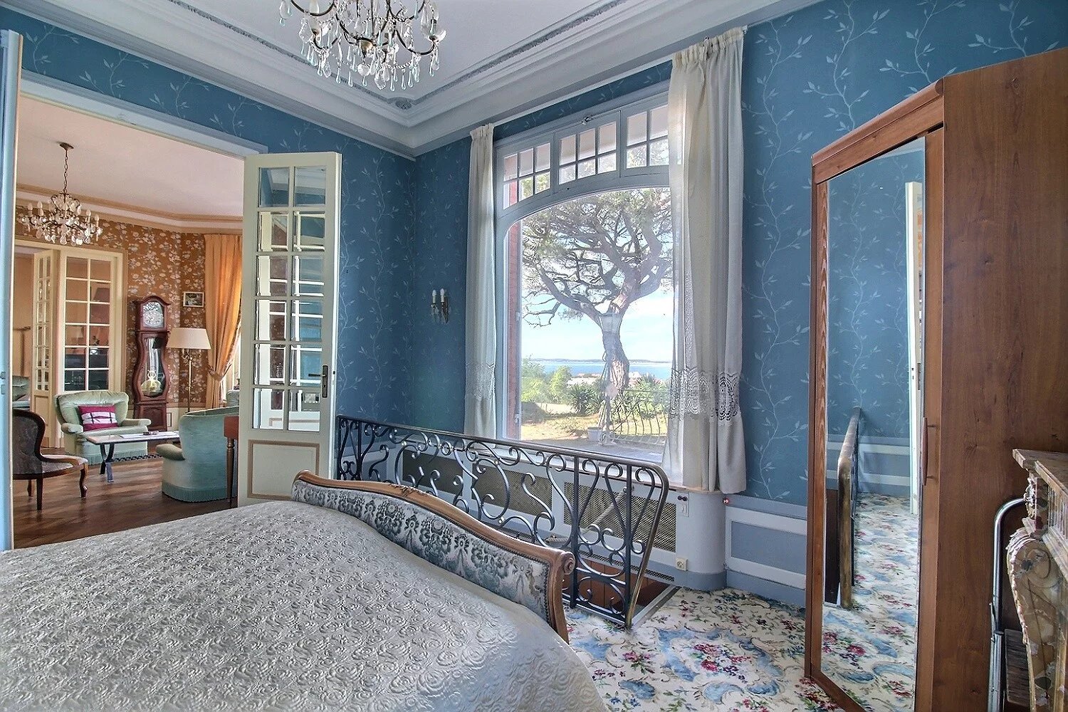 Arcachon, New Aquitaine, 33120, FR, 4 Bedrooms Bedrooms, ,2 BathroomsBathrooms,Residential,For Sale,1995829