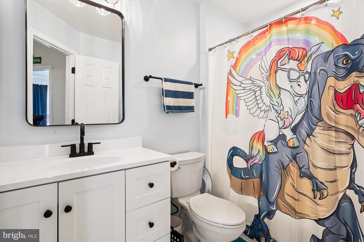 Woodbridge, Virginia, 22191, United States, 3 Bedrooms Bedrooms, ,4 BathroomsBathrooms,Residential,For Sale,1989023