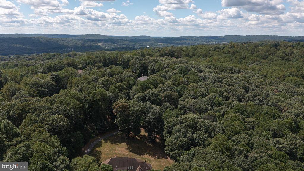 Reading, Pennsylvania, 19607, United States, 4 Bedrooms Bedrooms, ,4 BathroomsBathrooms,Residential,For Sale,1951295