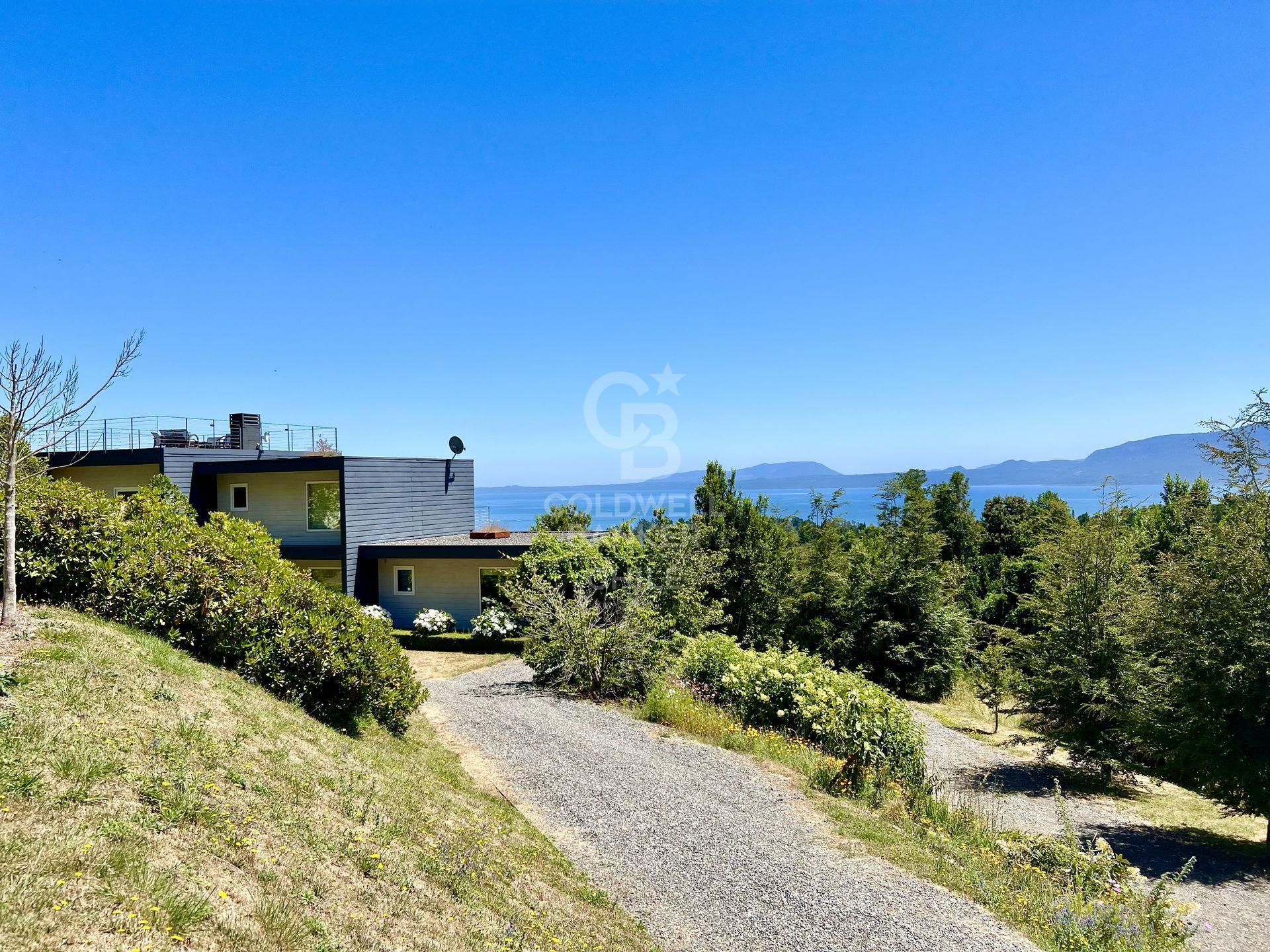 Pucón, Chile, 5 Bedrooms Bedrooms, ,5 BathroomsBathrooms,Residential,For Sale,1684687