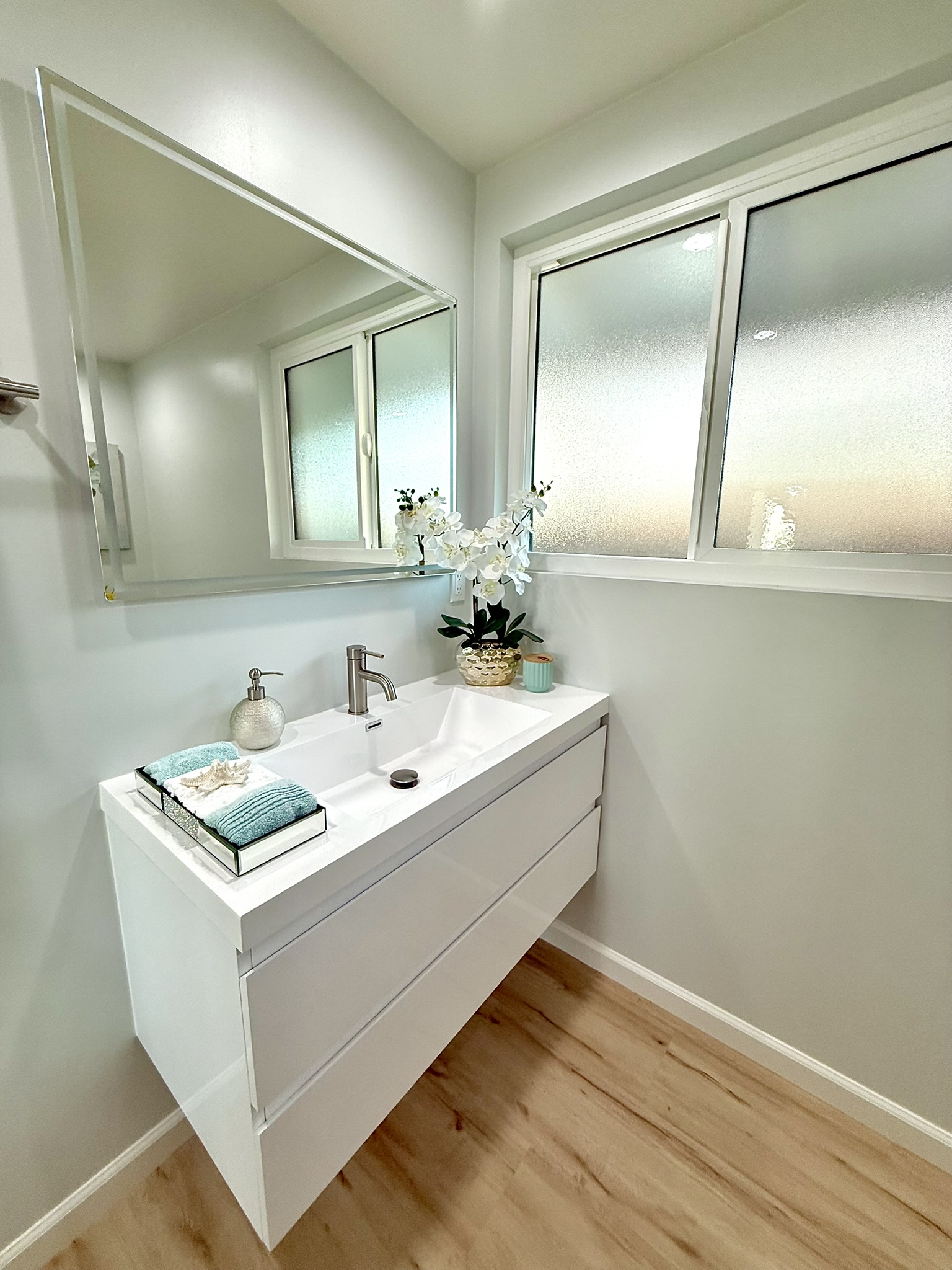 Los Alamitos, California, 90720, United States, 5 Bedrooms Bedrooms, ,4 BathroomsBathrooms,Residential,For Sale,1895084