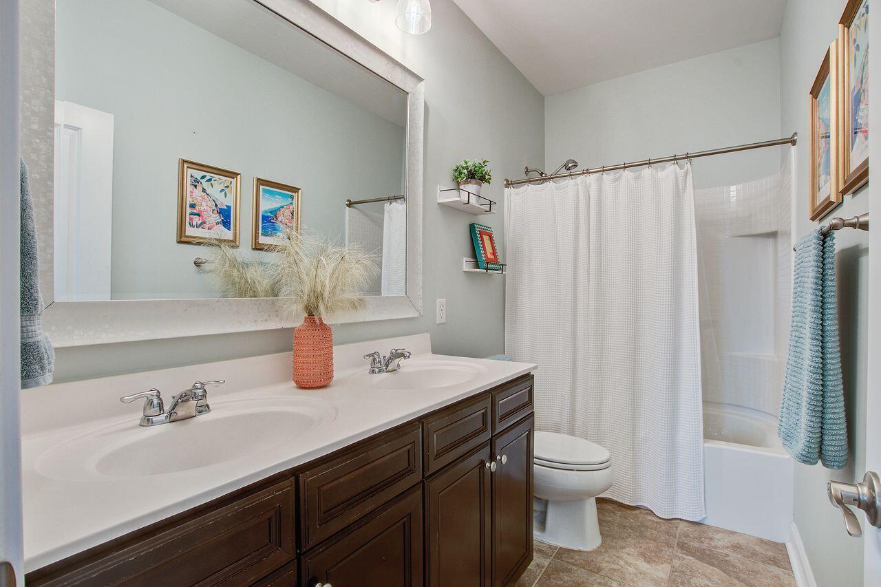 Mount Pleasant, South Carolina, 29466, United States, 4 Bedrooms Bedrooms, ,3 BathroomsBathrooms,Residential,For Sale,1966784