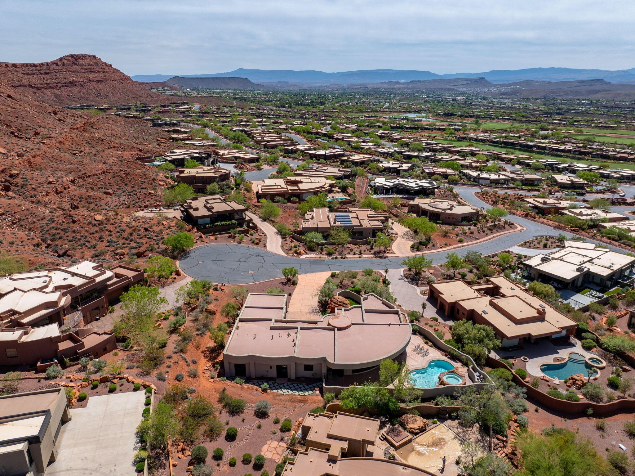 St George, Utah, 84770, United States, 4 Bedrooms Bedrooms, ,5 BathroomsBathrooms,Residential,For Sale,1976696